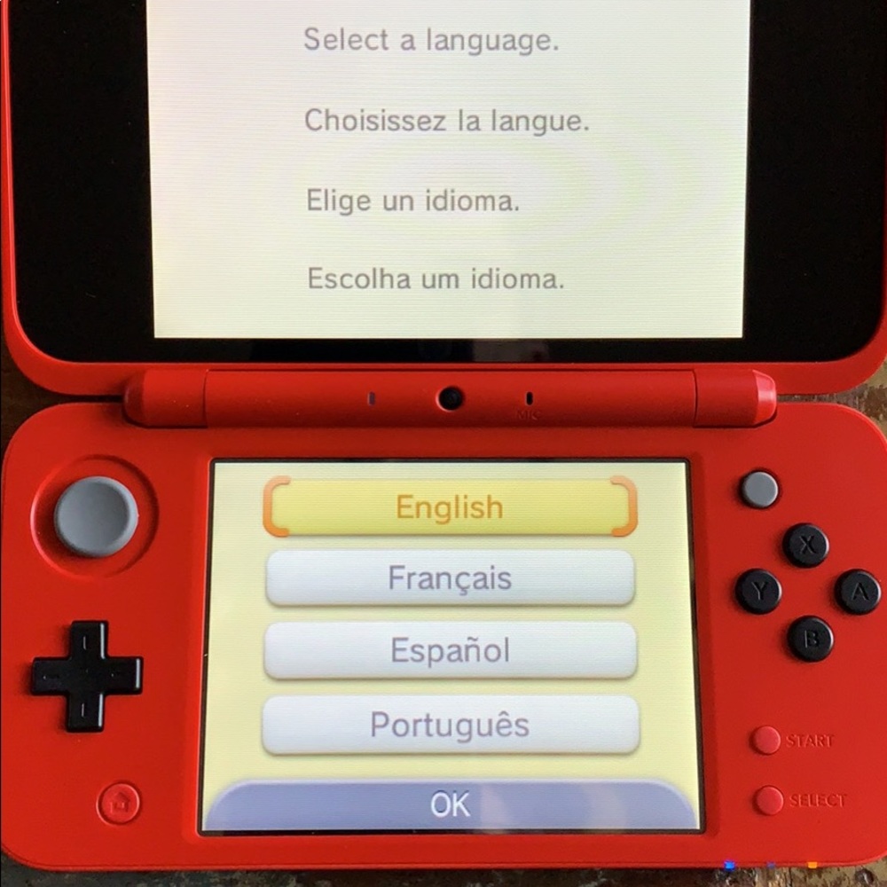 Nintendo 2ds XL Pokeball Edition